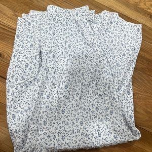 brandy melville maxi skirt- barely worn - perfect length on me I’m 5’6